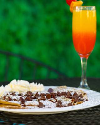 Mimosa and Crepe Outside